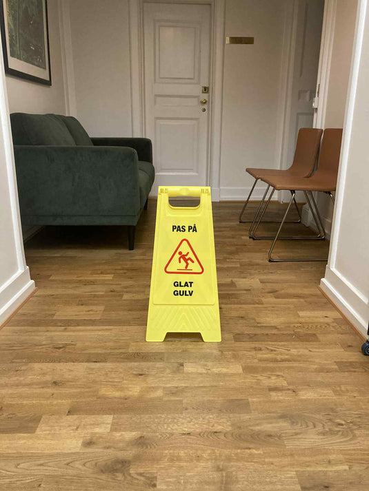 "Pas på glat gulv" skilt - Venterum